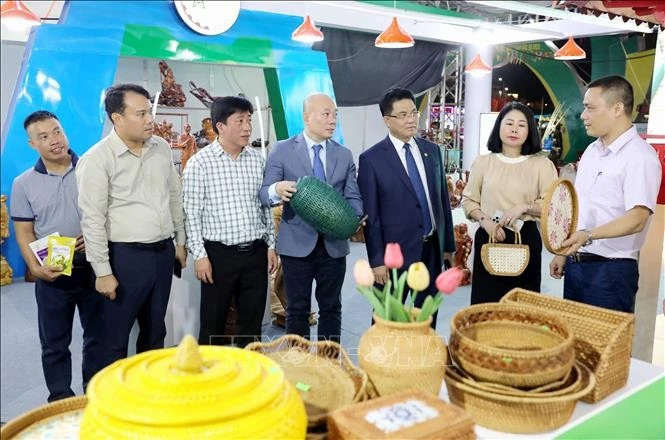 Red River Delta trade promotion fair opens in Hung Yen