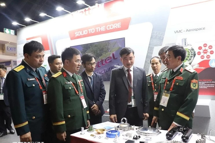 Vietnam showcases high-tech products at defence & security 2025 in Thailand