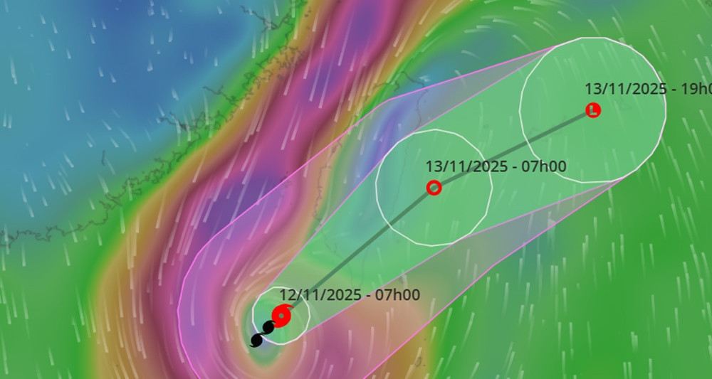 Fung-Wong weakens quickly and exits the East Sea today