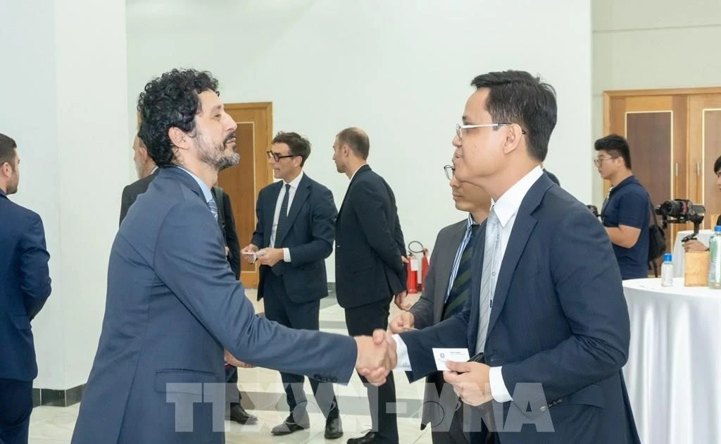 Vietnamese, Italian enterprises join hands to expand global supply chains