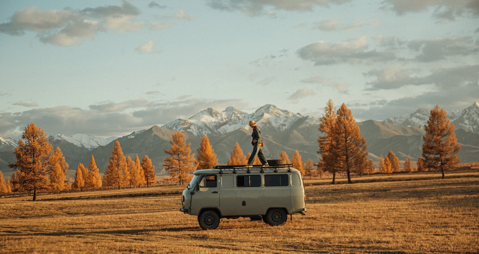 Vietnamese traveler’s rugged Mongolian autumn adventure