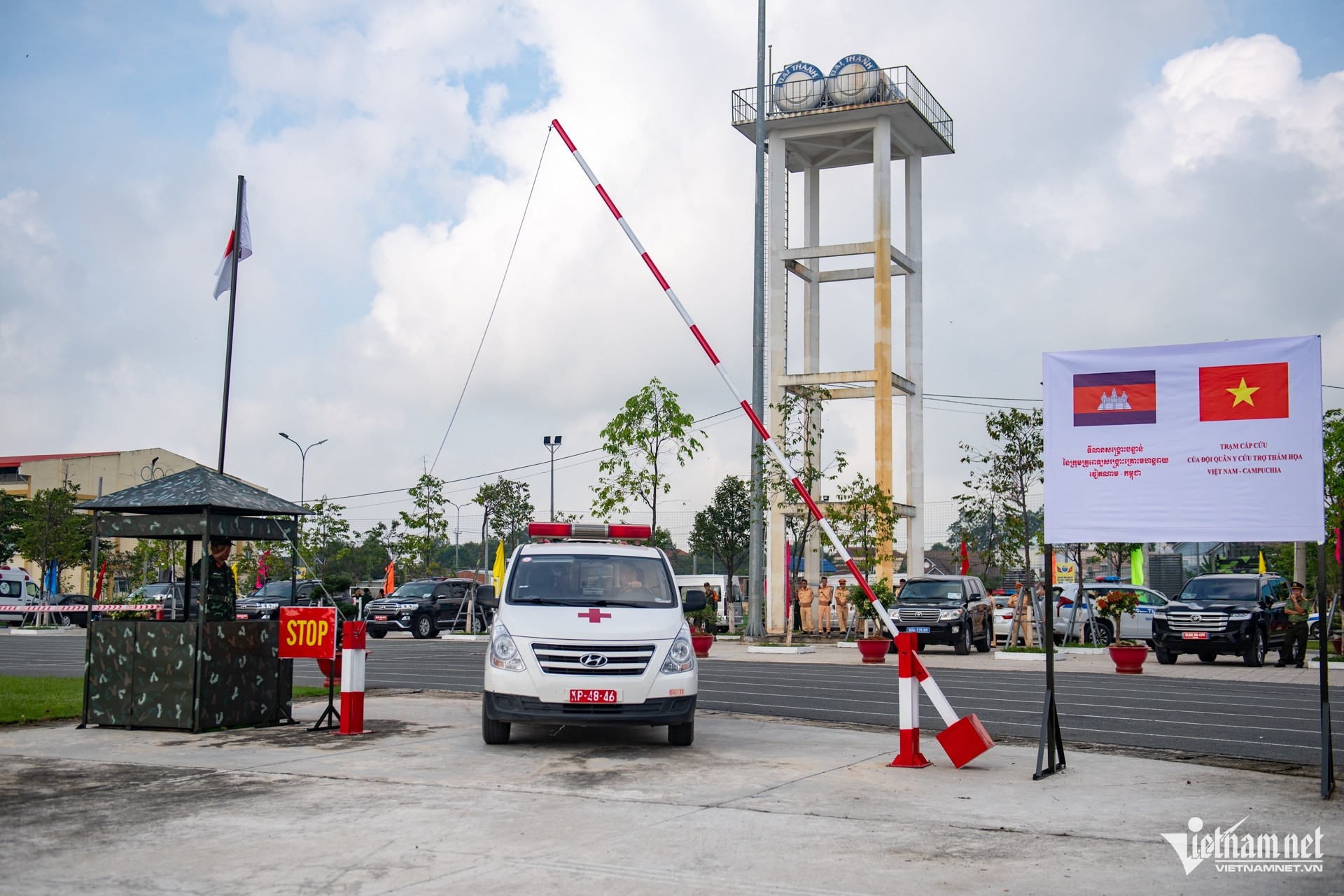 vietnam cambodia.jpg