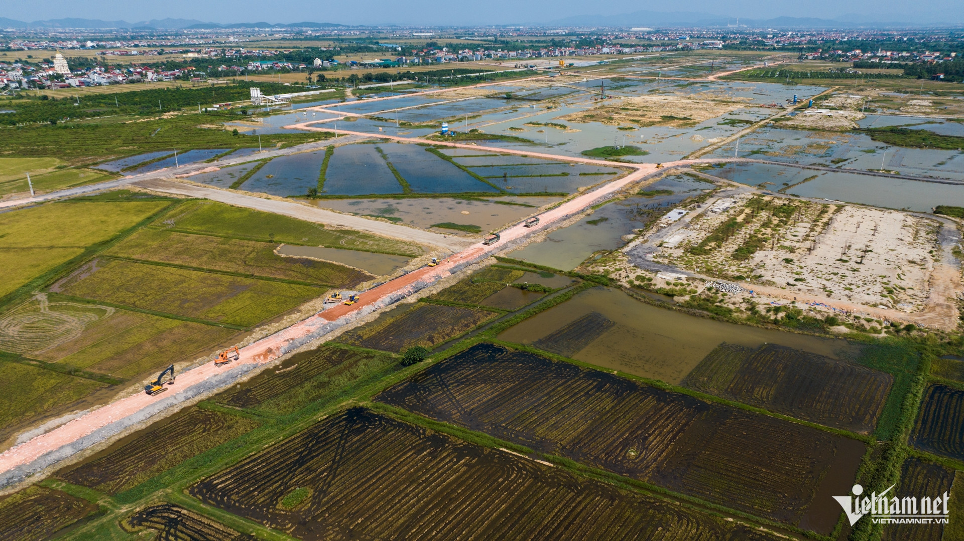 gia binh airport1.jpg