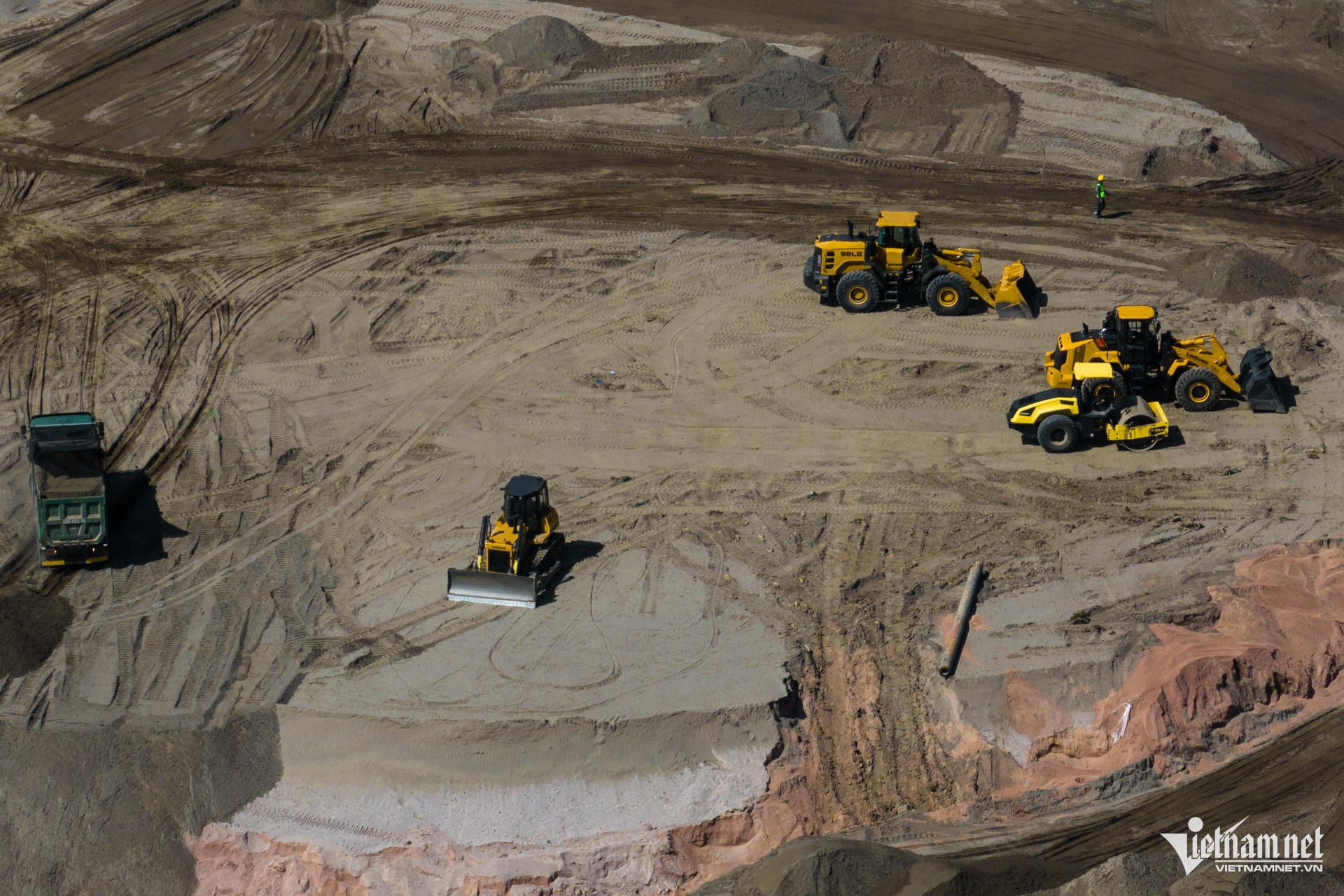 gia binh airport4.jpg