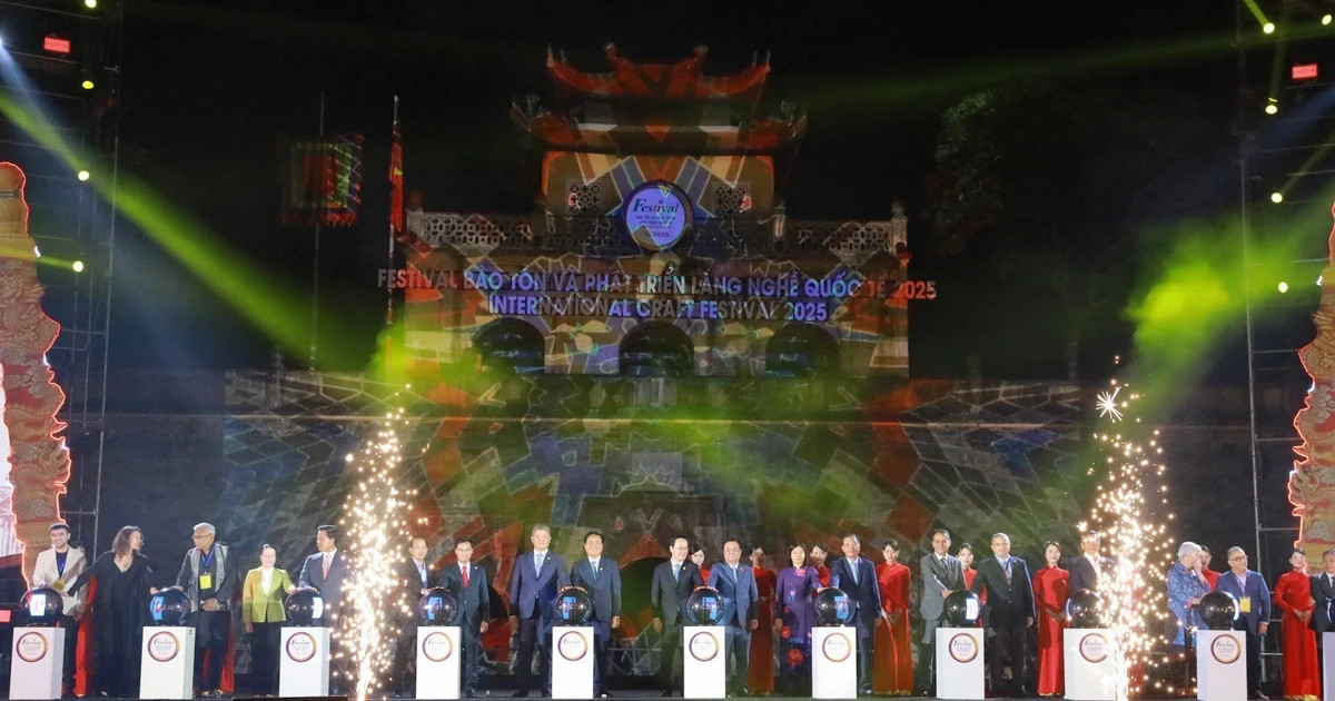 2025 Int'l Craft Village Conservation and Development Festival opens in Hanoi
