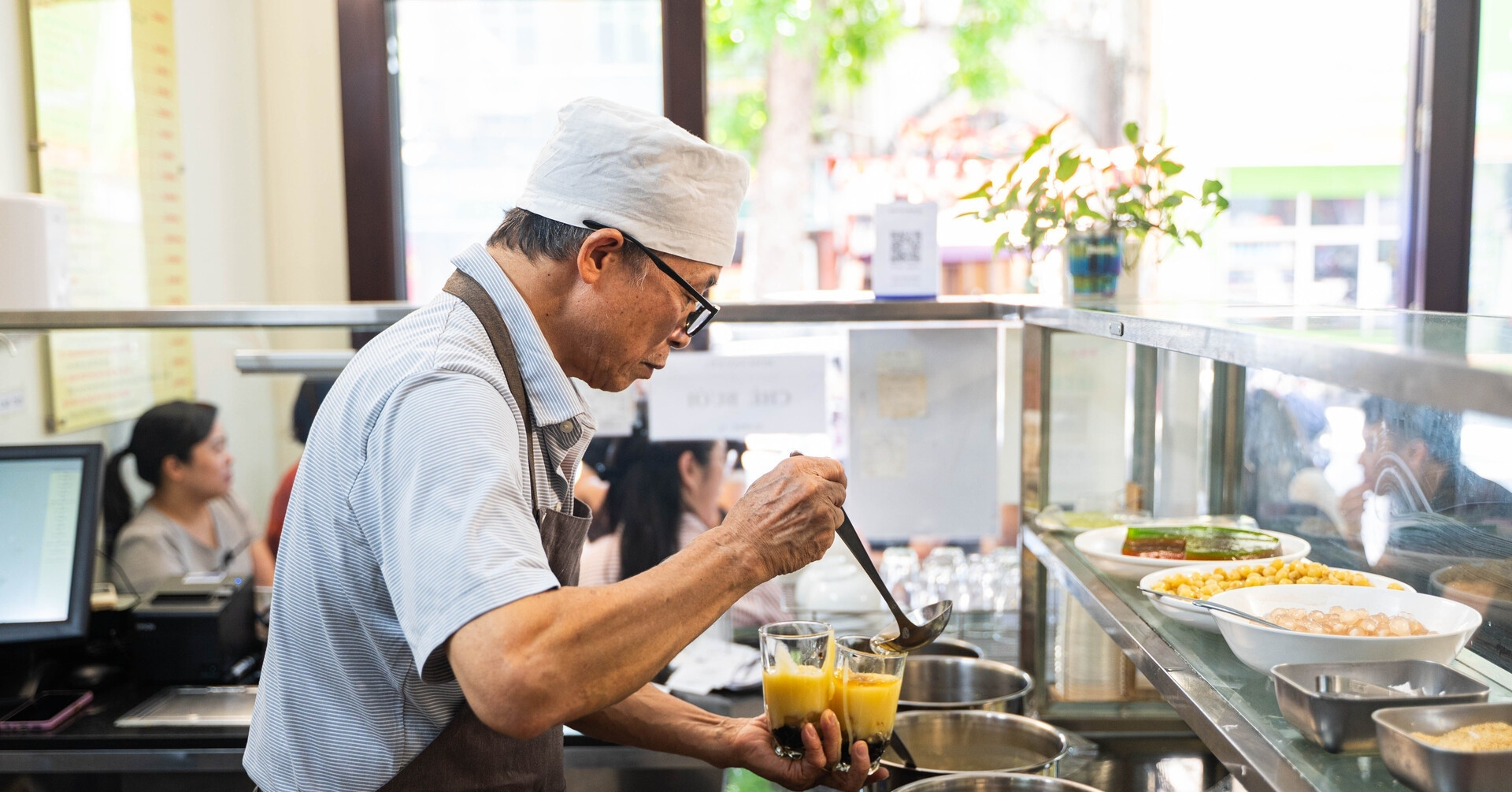 50-year-old sweet soup shop in Hanoi preserves memories of many generations