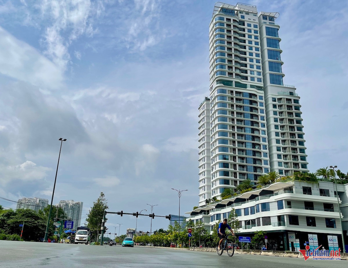 Thu Thiem Zeit River AnhPhuong.jpg