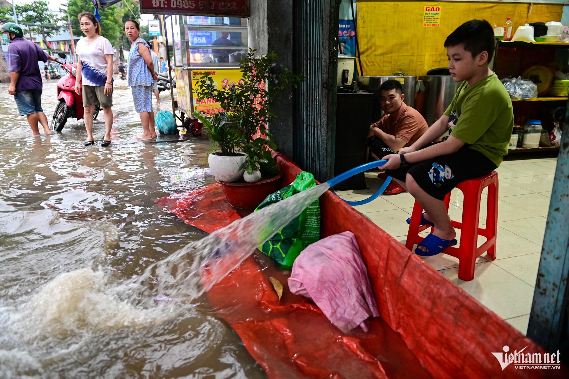 w trieu cuong nguyen hue 7 3098.jpg