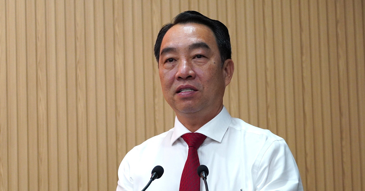 Vinh Long leader Lu Quang Ngoi named new chairman of Ca Mau province