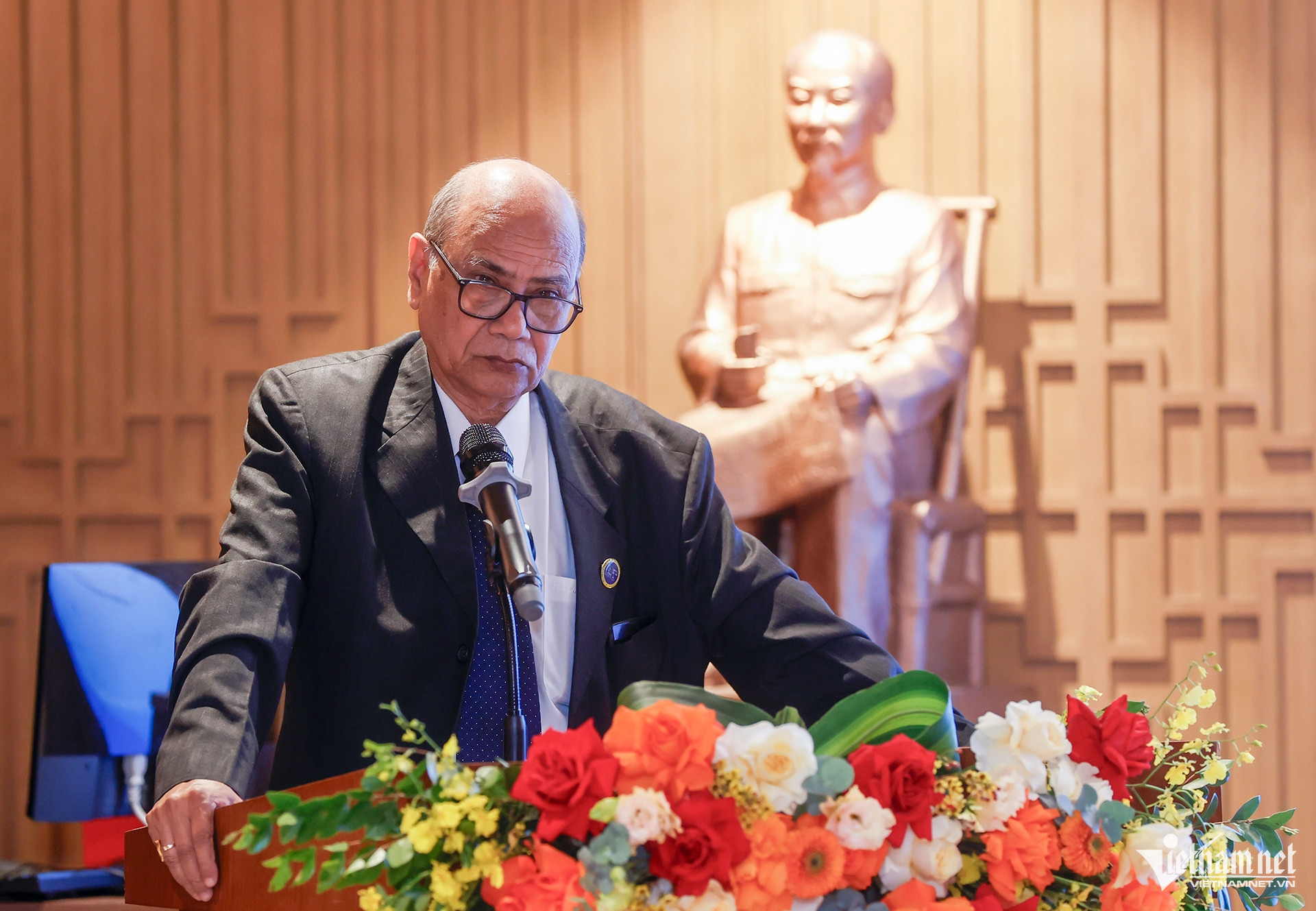 W-Nguyen Thi Binh_8701.jpg