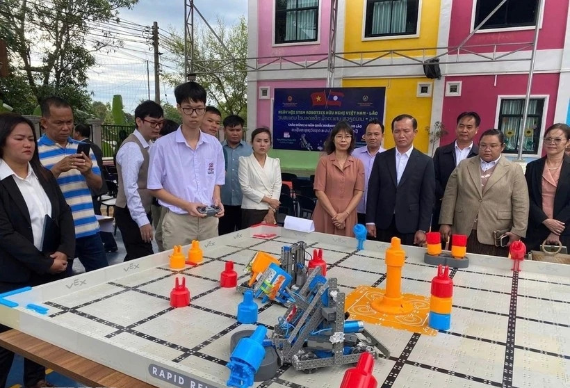 Champasak hosts first Vietnam-Laos Friendship STEM Robotics Festival