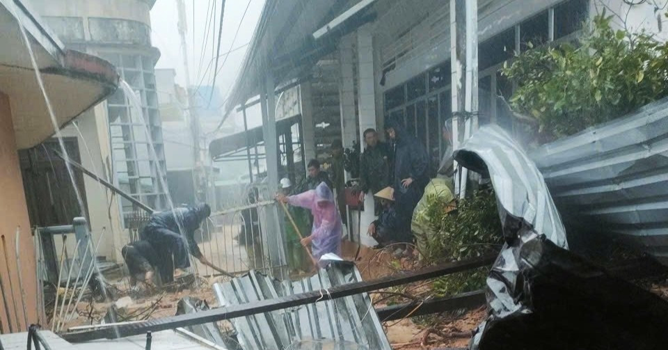 Landslides hit Gia Lai and Dak Lak, two dead and mass evacuations underway