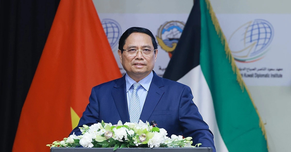 PM outlines VN development vision, strategic ties with Kuwait in policy address