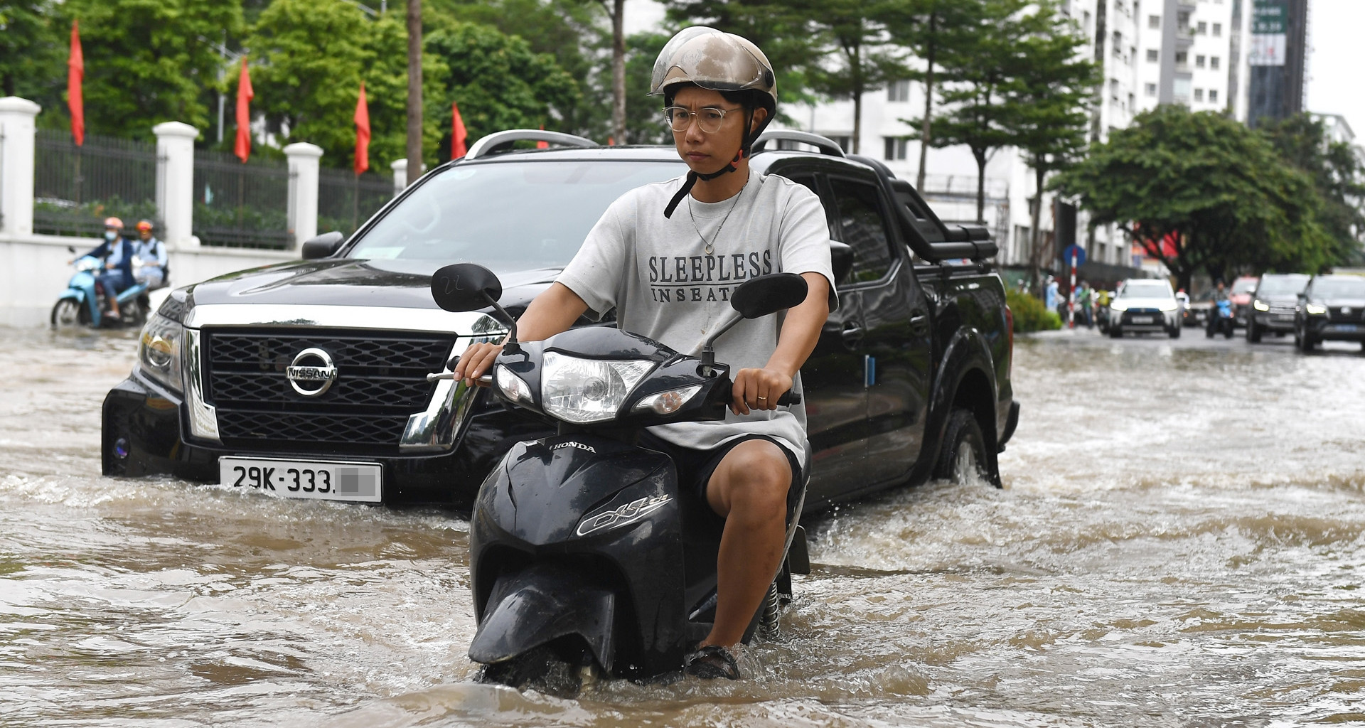 Hanoi’s drainage system overwhelmed as rainfall far exceeds design limits