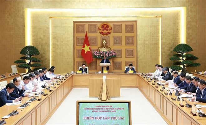 Prime Minister Pham Minh Chinh chairs the second meeting of the national steering committee for implementing the Politburo’s Resolution No. 68/NQ/TW on the private sector development on November 1. (Photo: VNA)