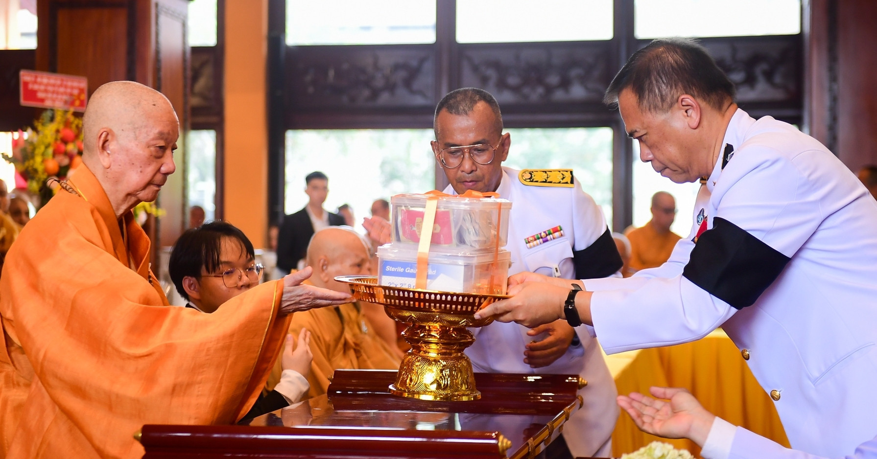 Thai deputy foreign minister leads royal Kathina ceremony in Ho Chi Minh City