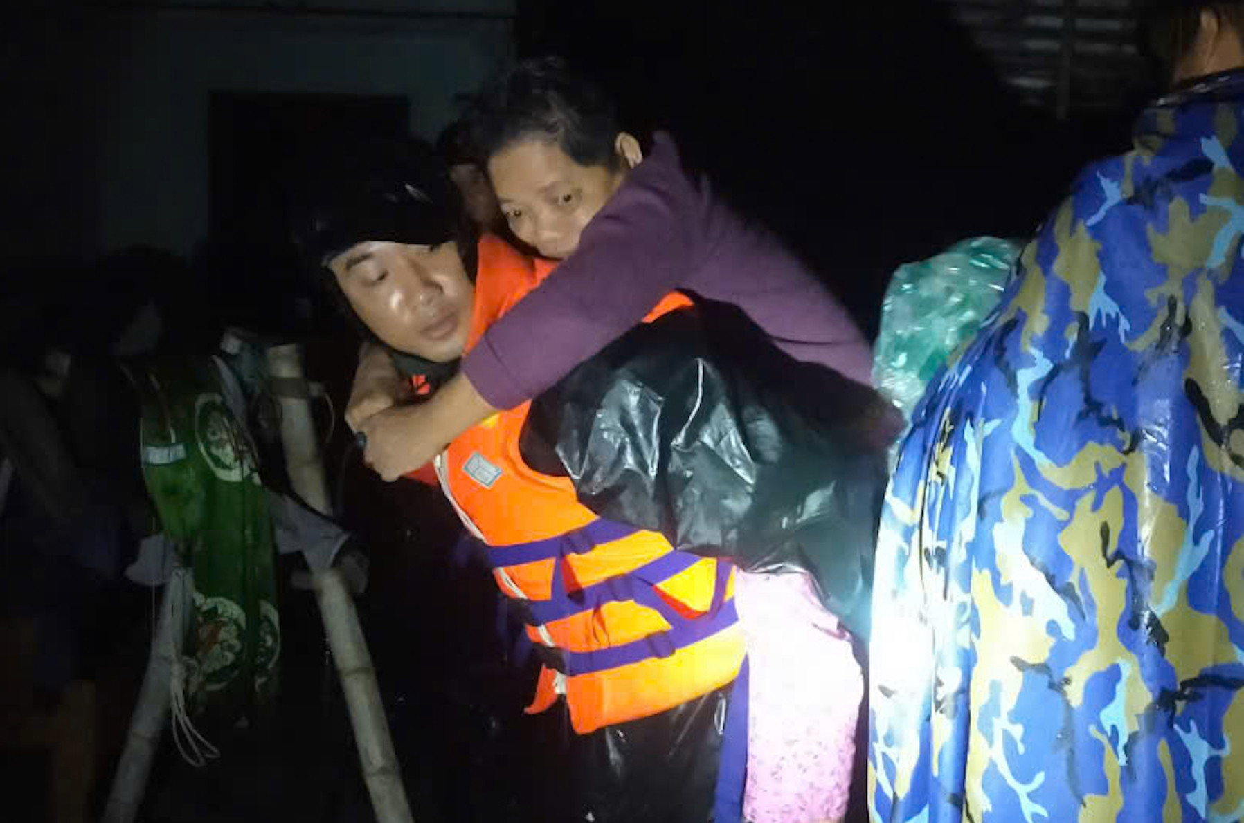 dac cong nuoc, hai quan (1).jpg