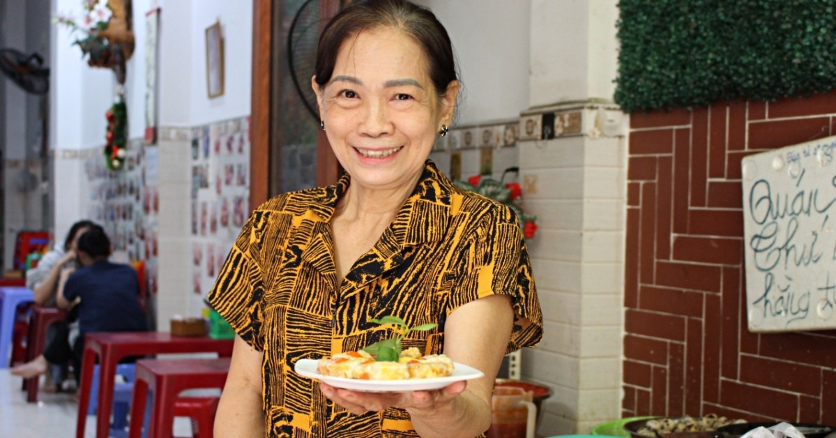 Beloved Saigon snack shop with ‘rapping owner’ to shut down