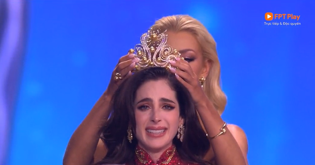 Miss Mexico Fátima Bosch crowned Miss Universe 2025