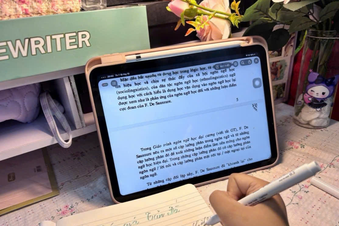 Students in the 4.0 era: reading less or just reading differently?