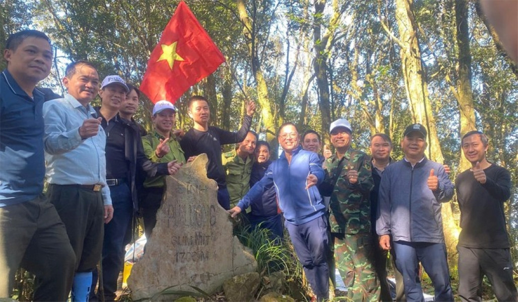 a1Khám phá gần 2km đường rừng.jpg