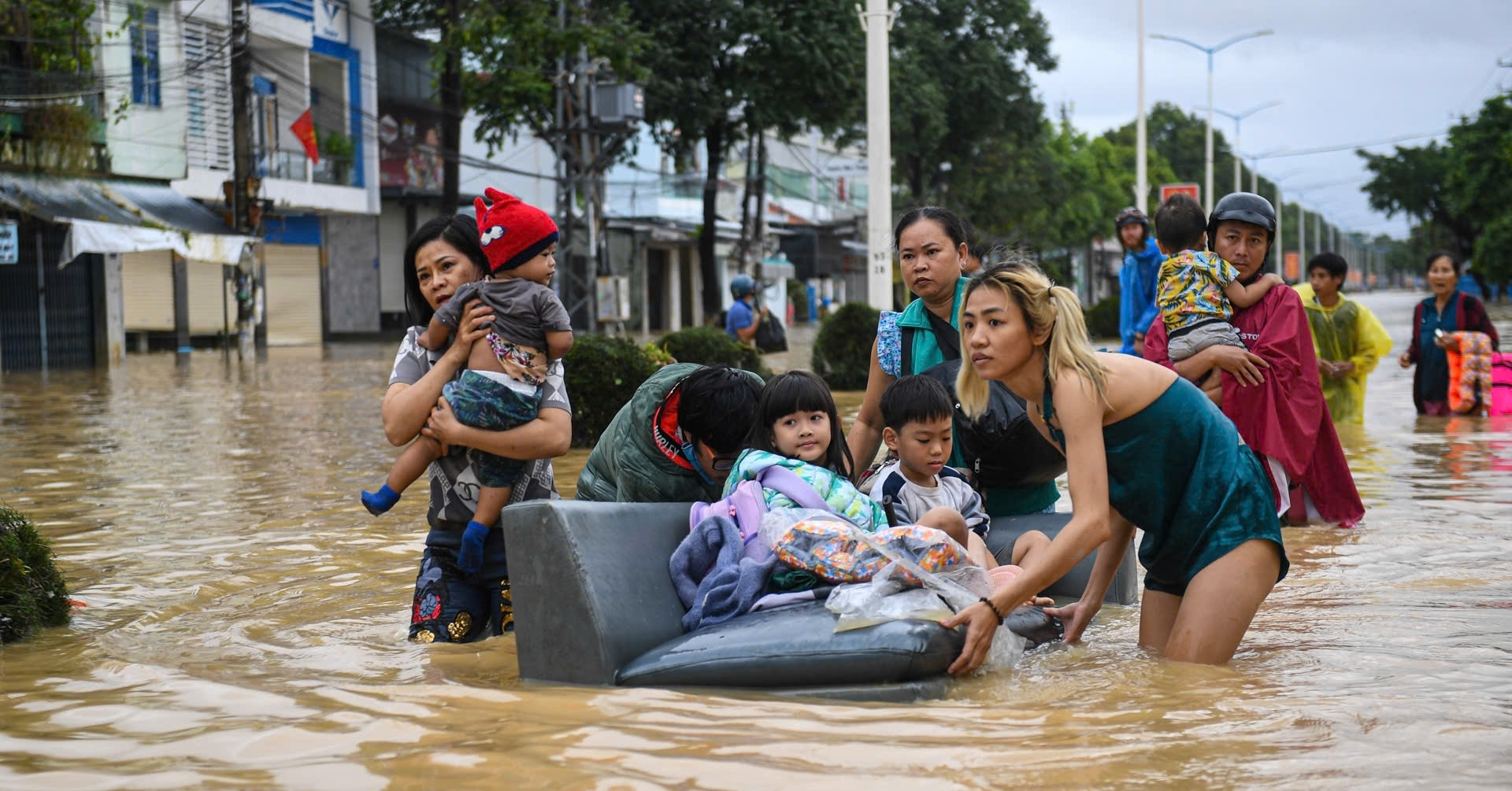 International donors pledge over 13 million USD for Vietnam flood recovery