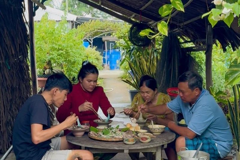 Mekong Delta man’s videos make people deeply miss their hometown