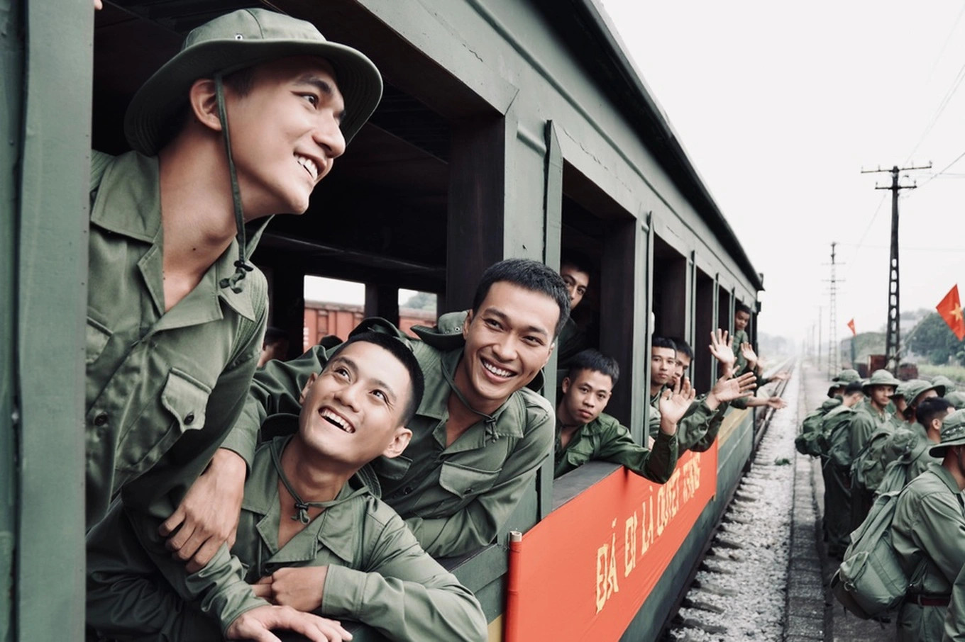 mua do jpg 1763790087591.jpg