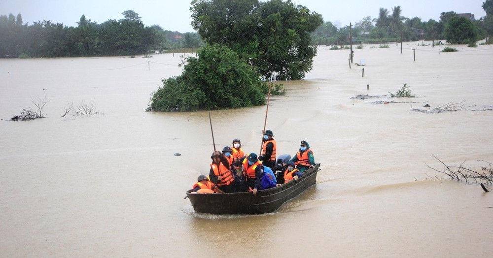 Central Vietnam floods leave 68 dead or missing, thousands of homes underwater