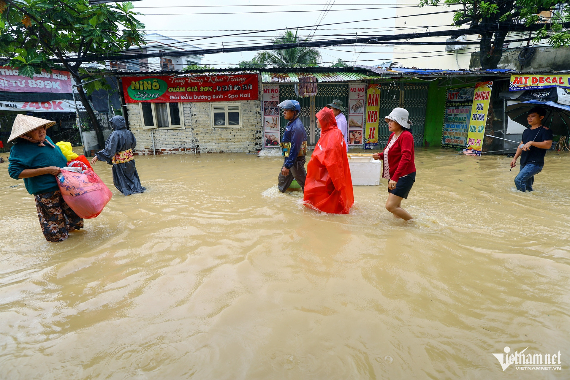 flood in nha trang.jpg