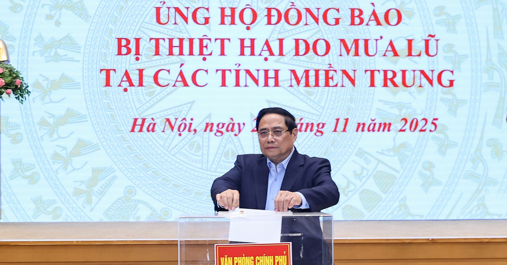 PM and government leaders donate salaries to flood-hit regions