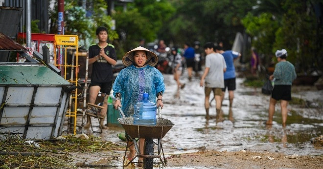 Historic floods leave scars, but kindness rises across Vietnam