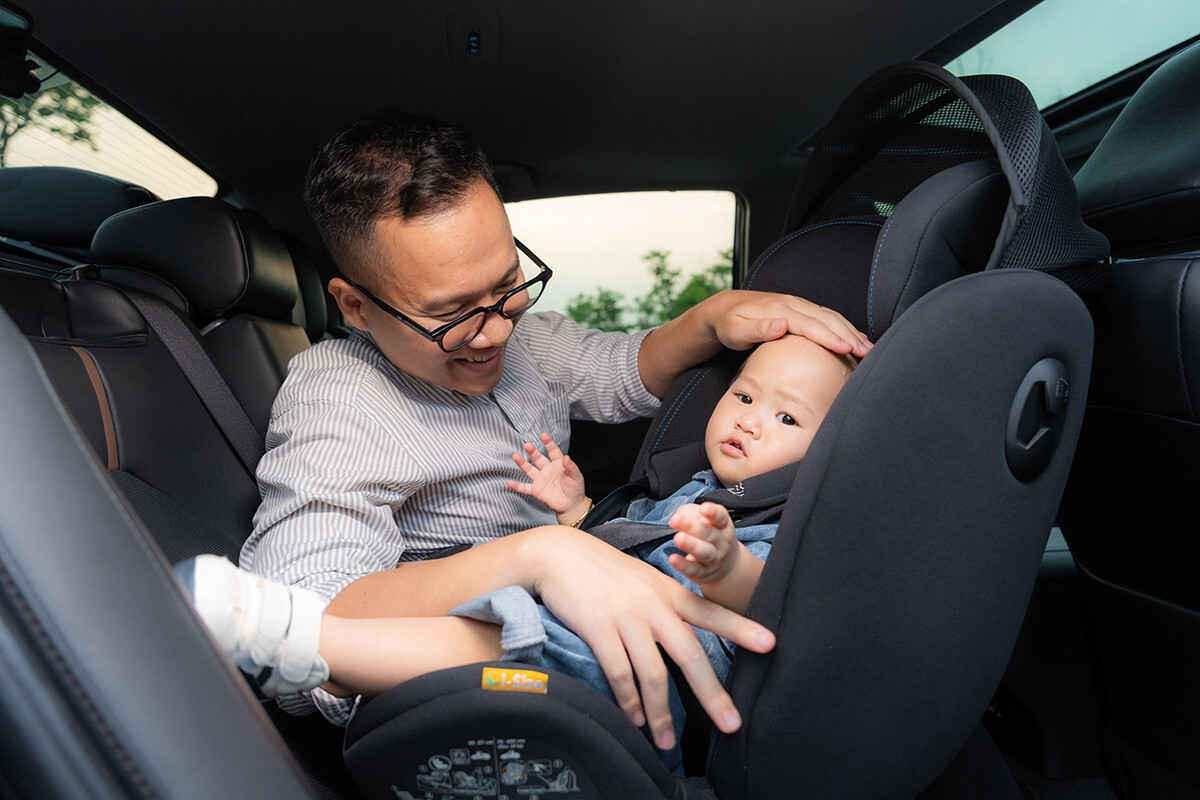 Parents confused over choosing child car seats