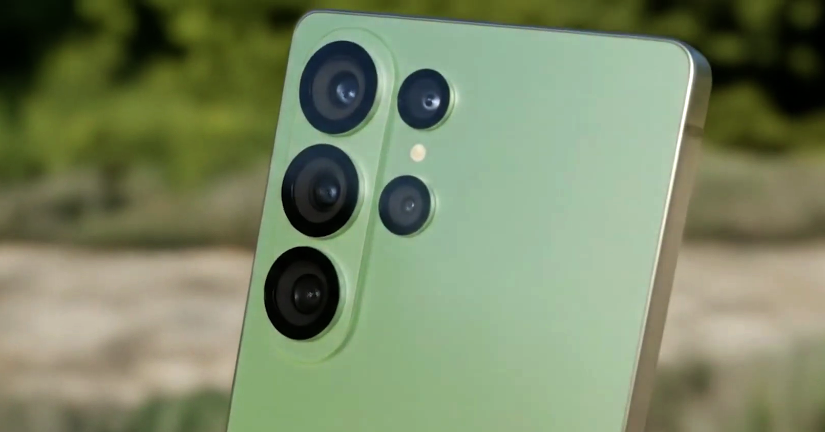 Samsung bets big on camera with Galaxy S26 Ultra