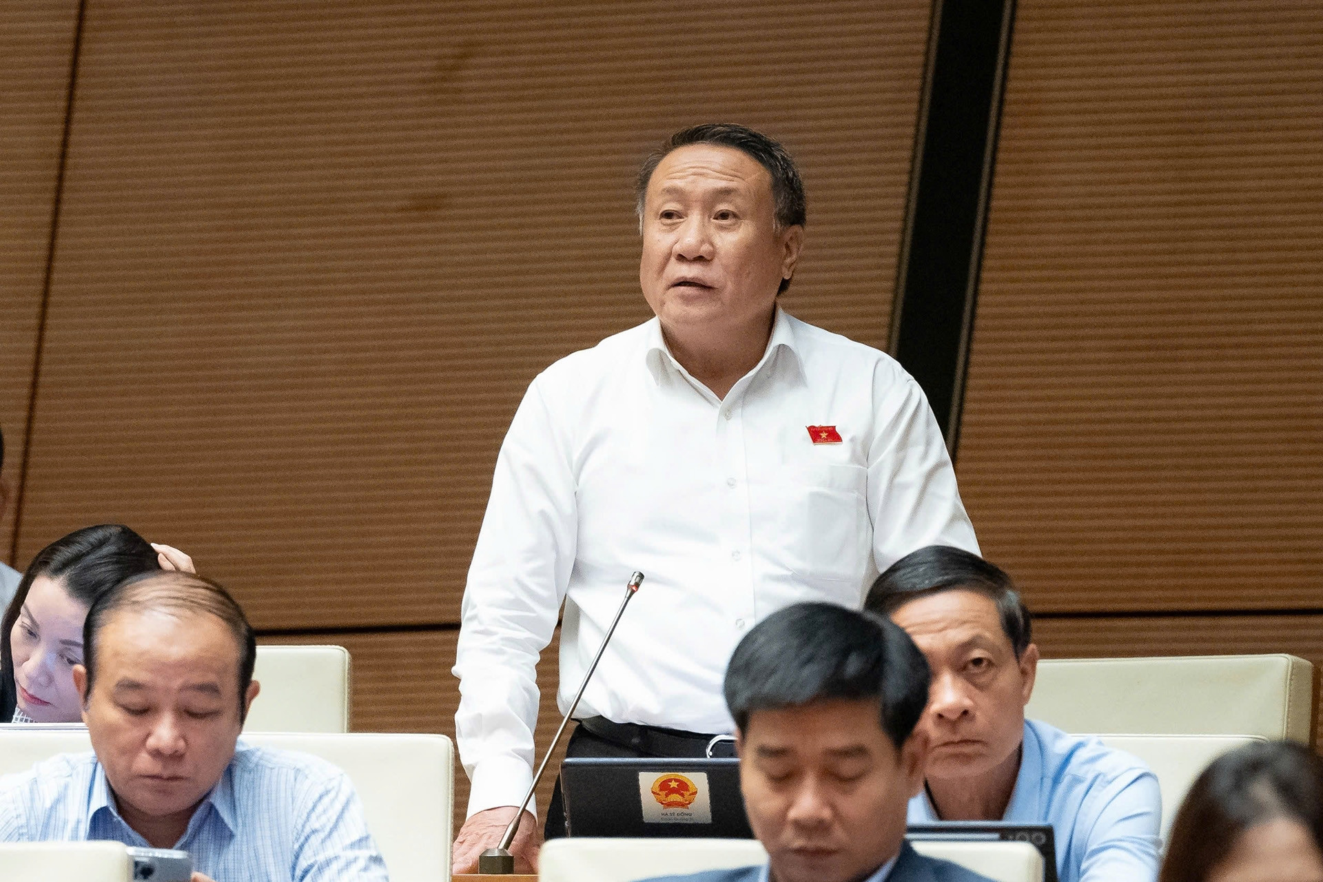 Taxi and ride-hailing drivers brace for proposed child-seat mandate