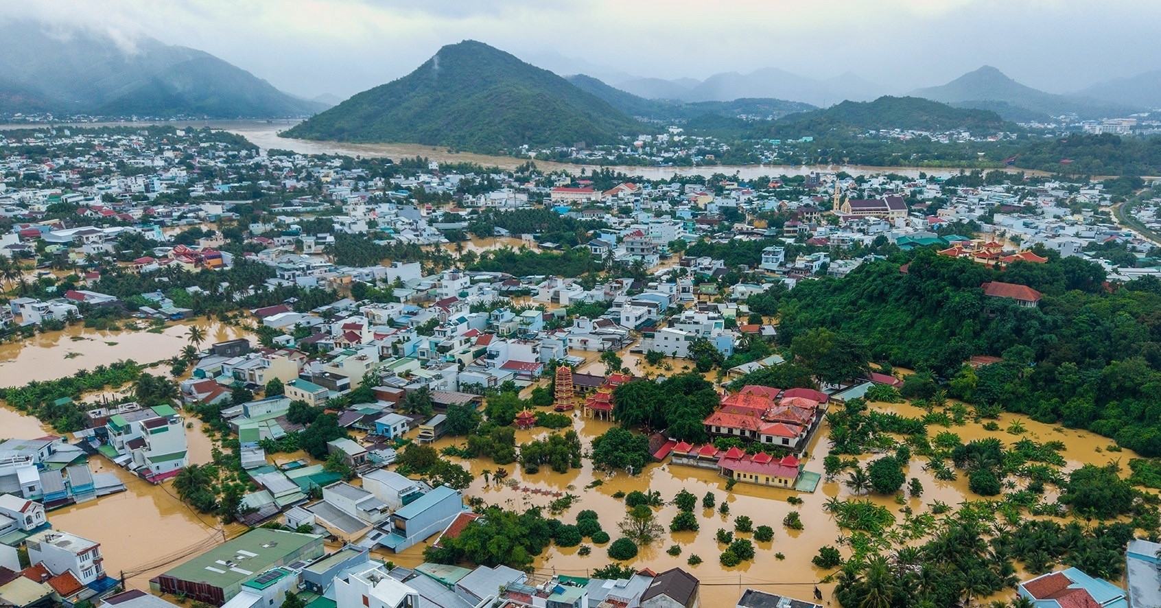 When dams fail to protect: Floods reveal cracks in VN's water infrastructure