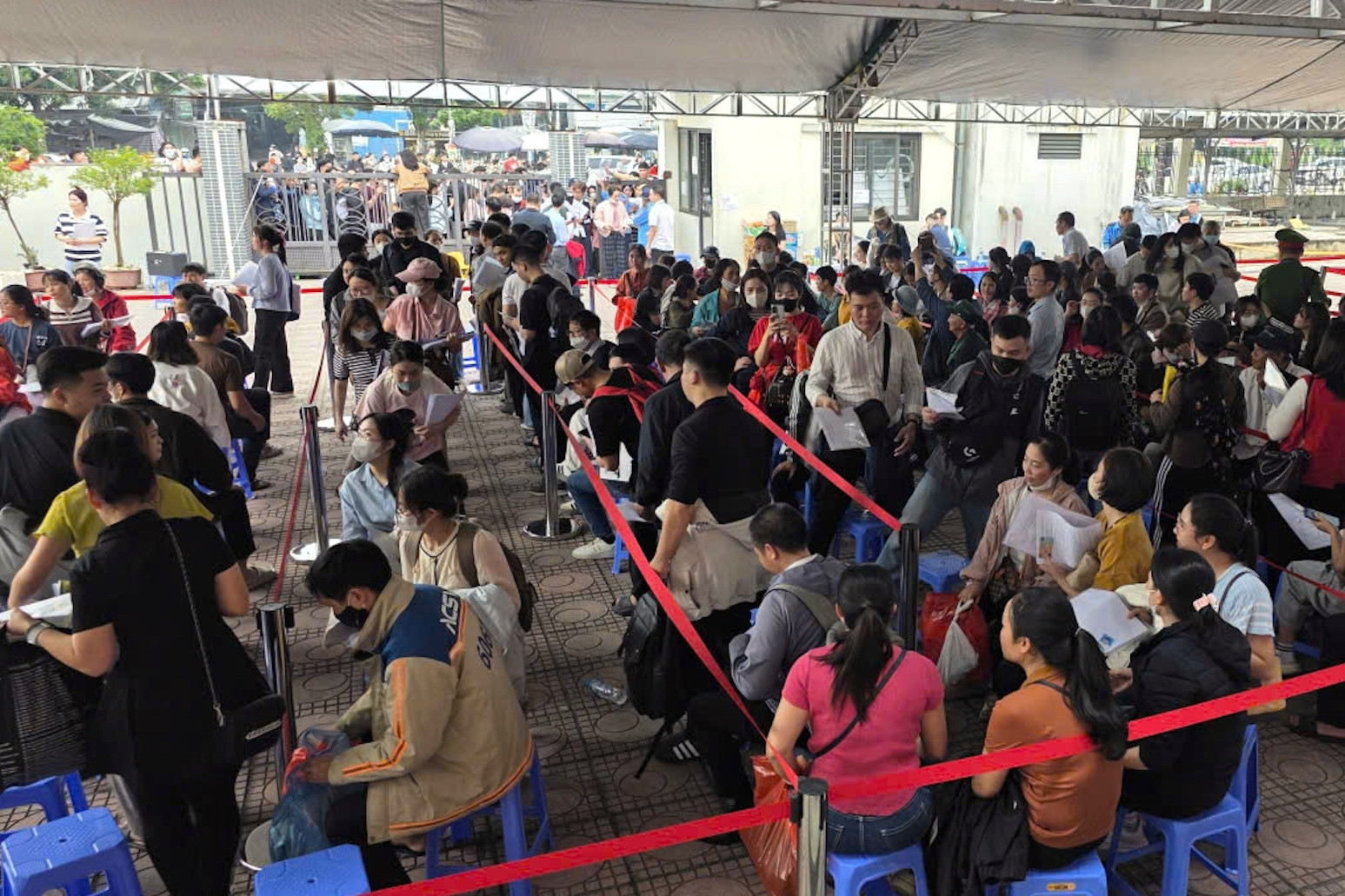 Hanoi construction dept addresses rampant abuses in social housing policies