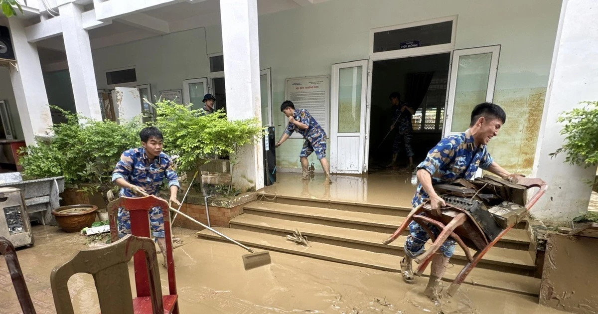 Over 720 schools in Khanh Hoa reopen after severe flooding