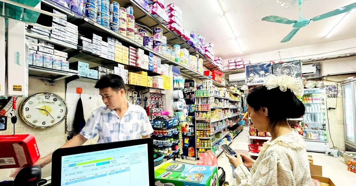 Small business owners protest proposed tax threshold for 2026