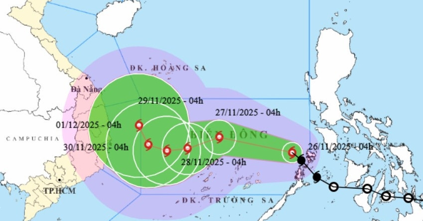 Storm Koto enters East Sea as storm No. 15 with unpredictable path