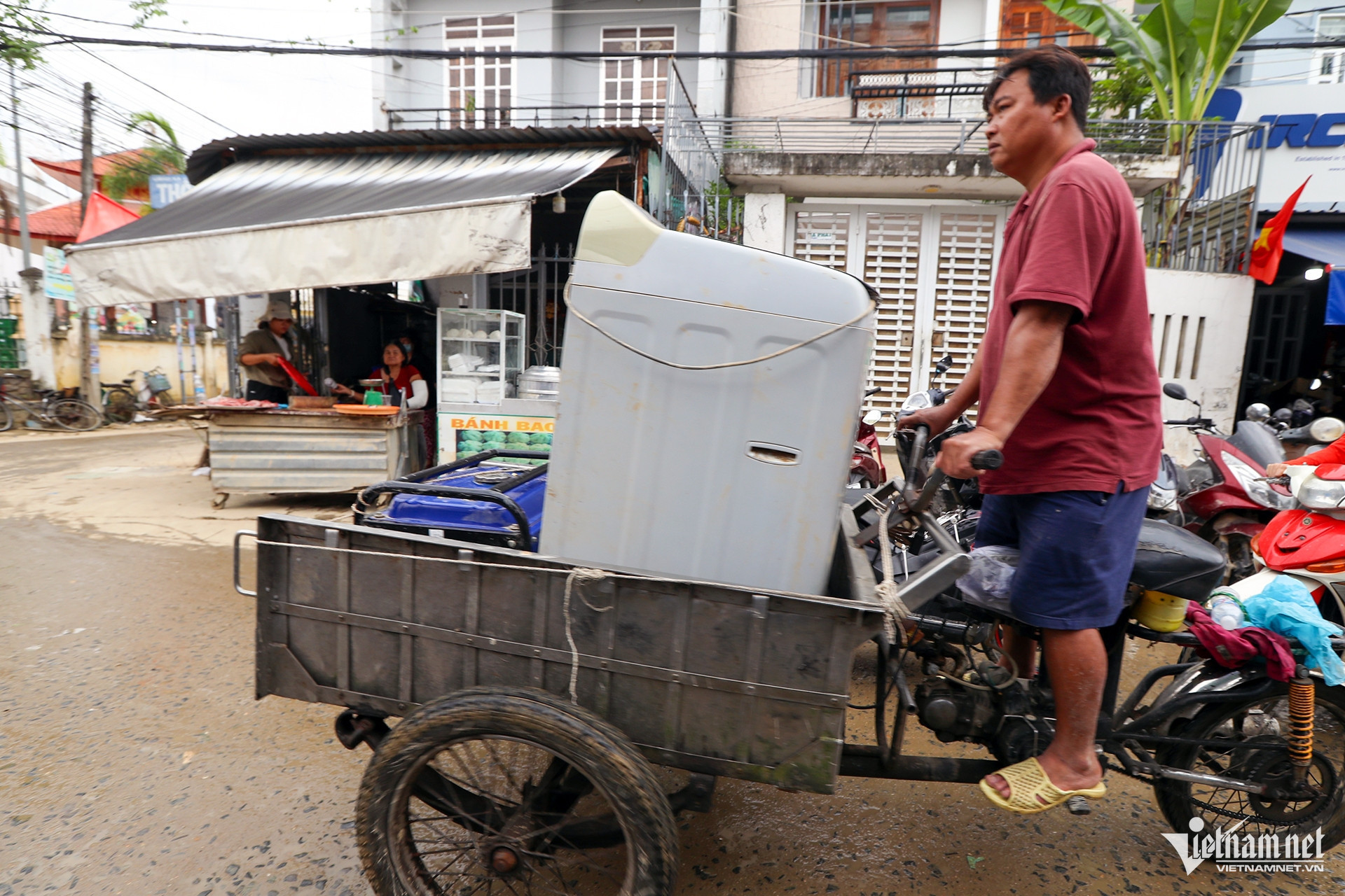 vietnam floods12.jpg
