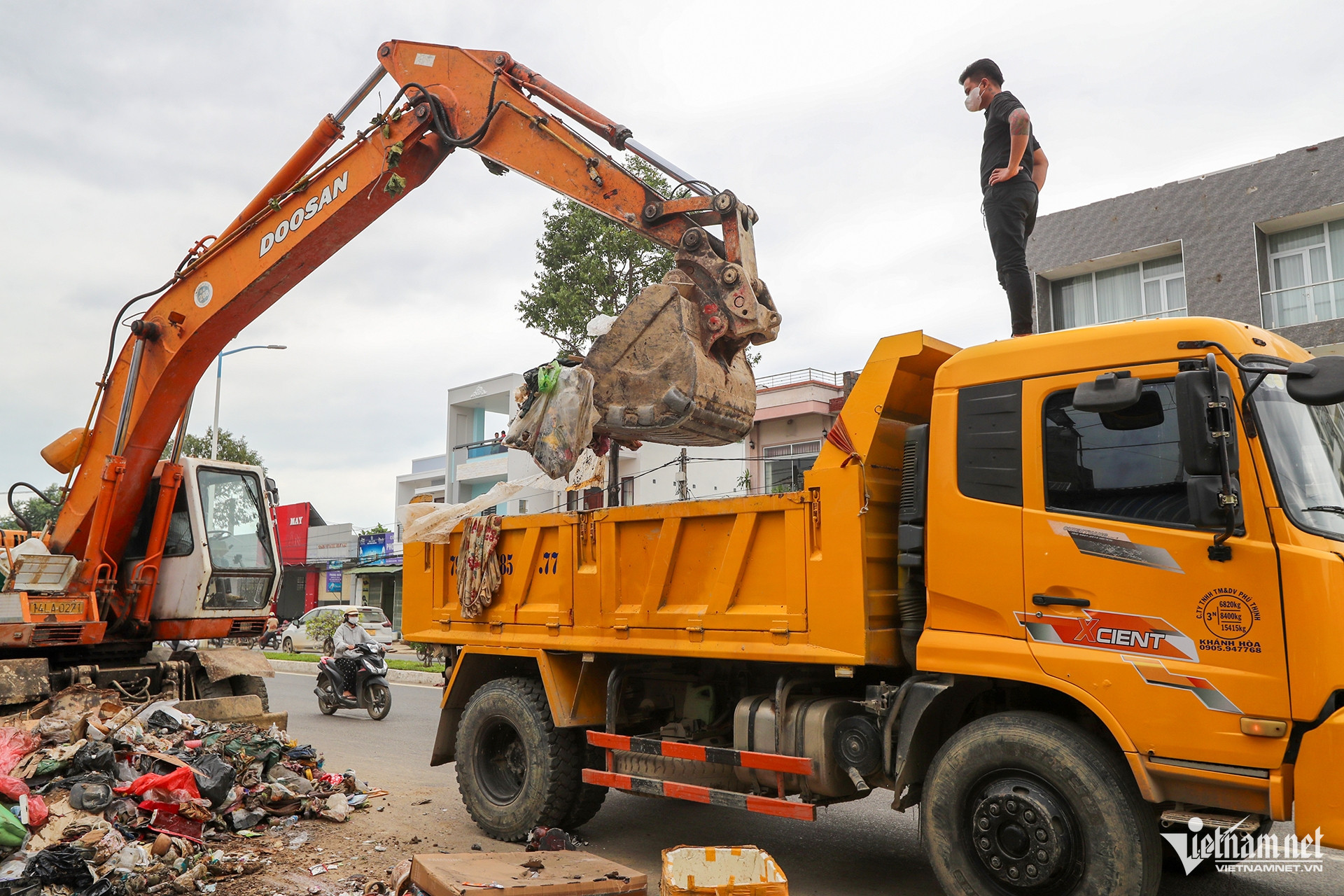vietnam floods18.jpg