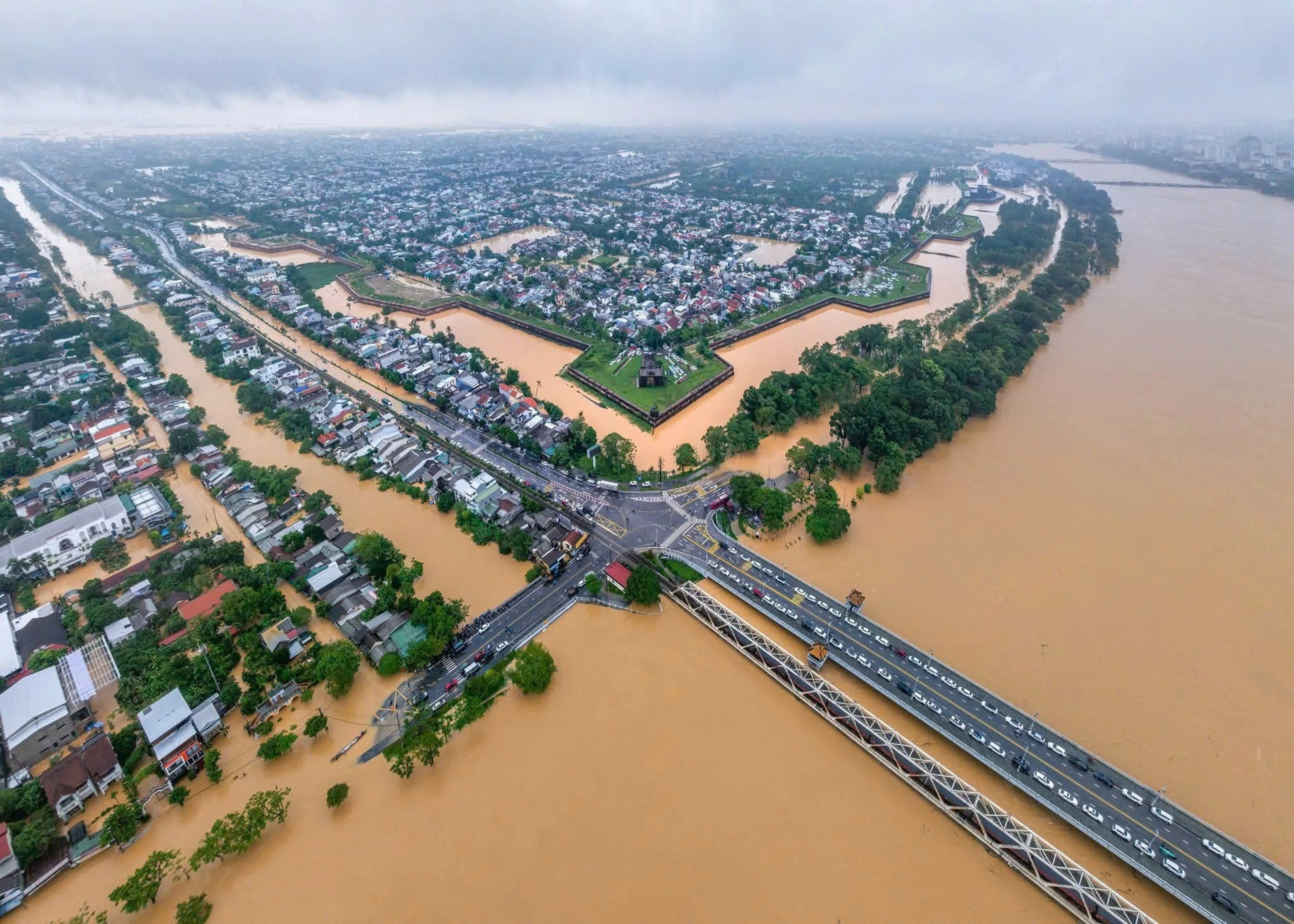 flood in hue.jpg