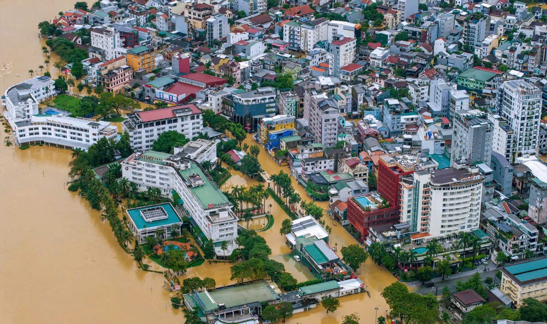 flood in hue2.jpg