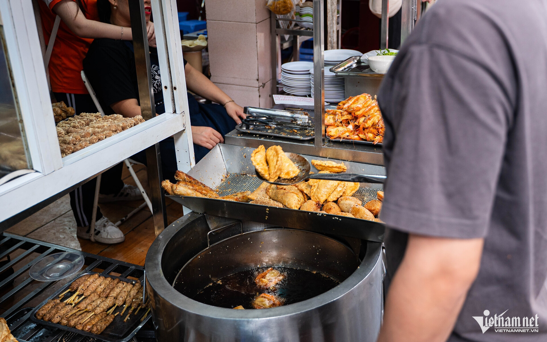 hanoi street food1.jpg