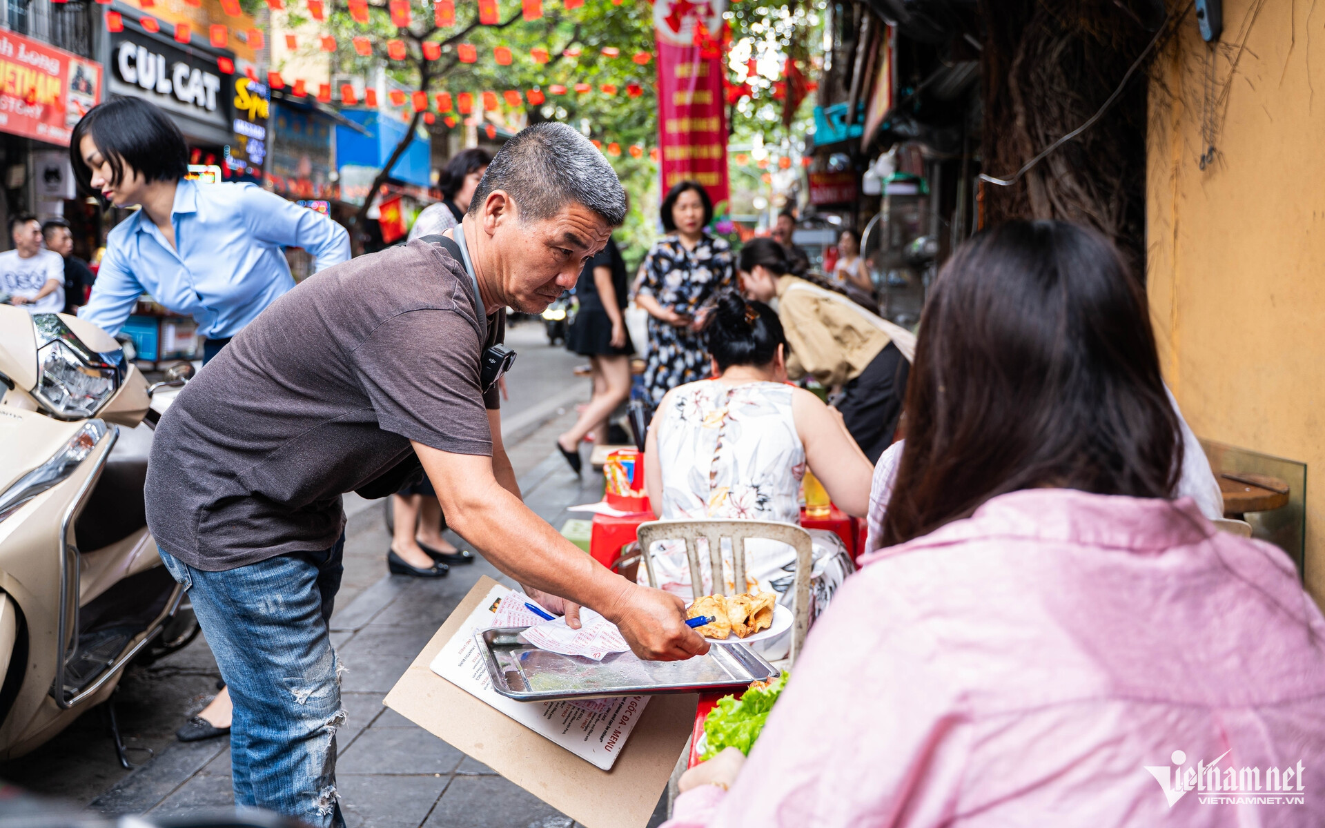 hanoi street food7.jpg