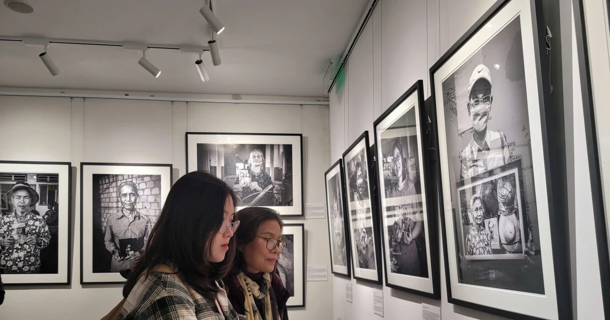 Photo exhibition captures over three decades of Vietnam’s transformation