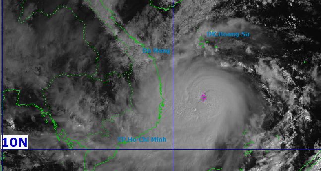 Kalmaegi intensifies to level 15, threatens central Vietnam with fierce winds