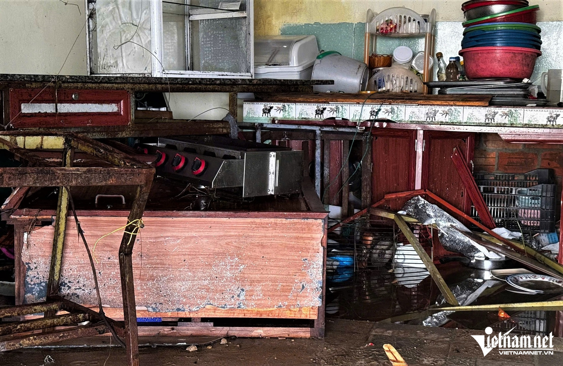 floods in vietnam13.jpg