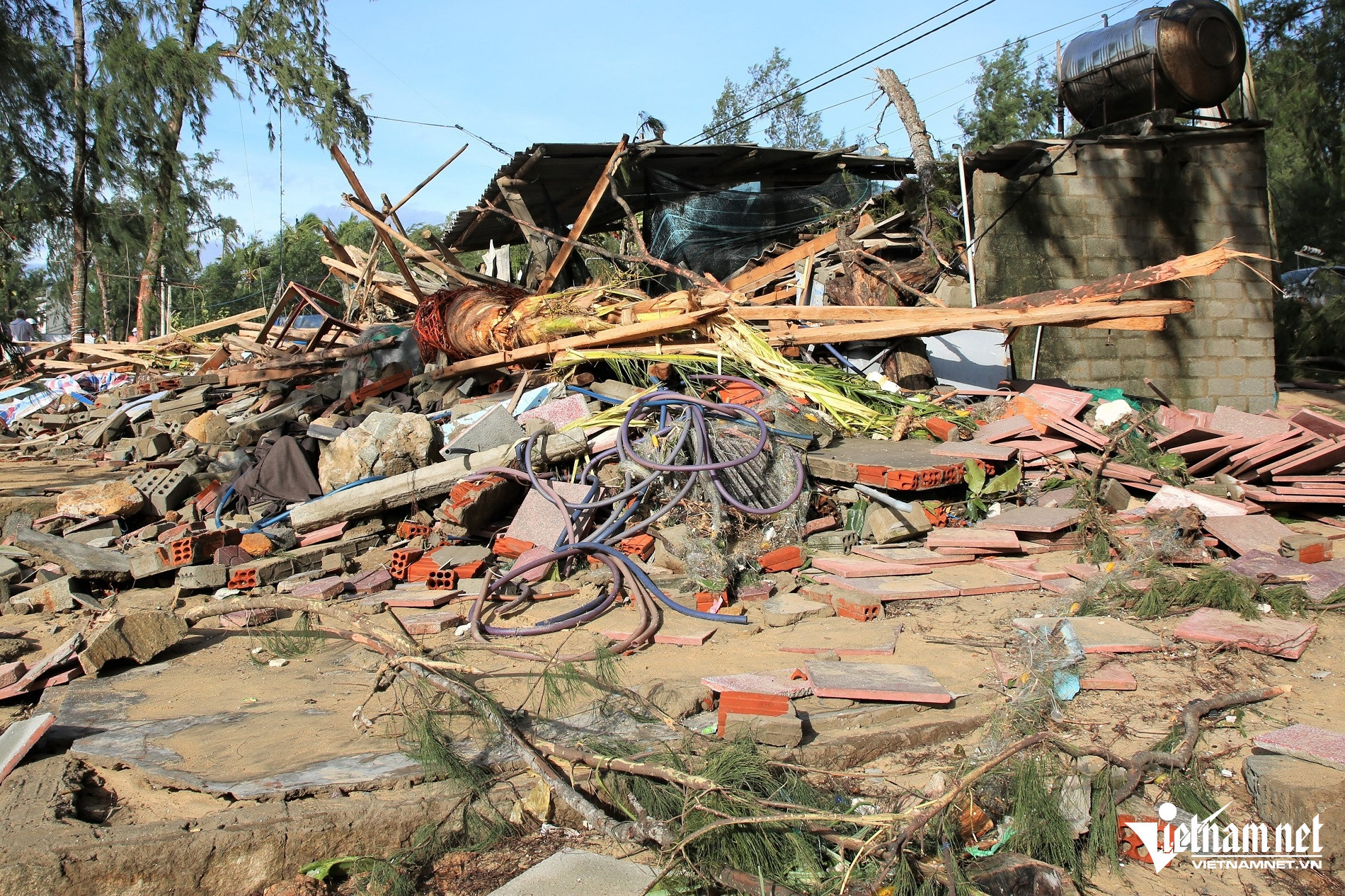 floods in vietnam3.jpg
